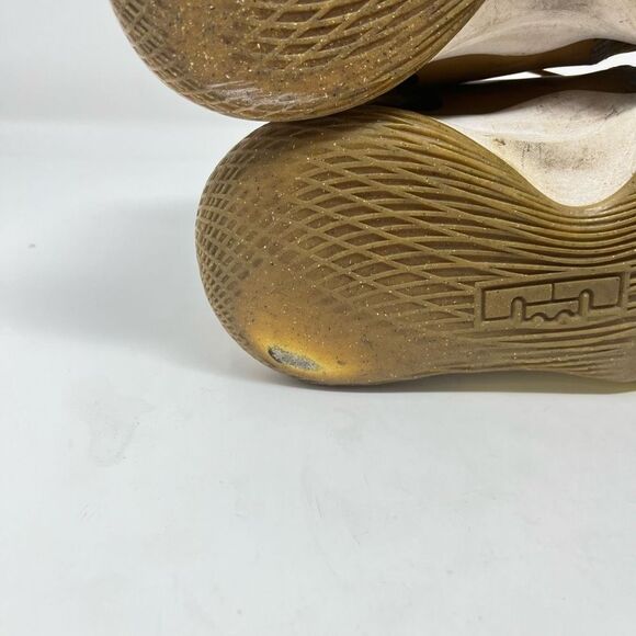 Nike Lebron Witness 5 Basketball Shoes Wheat Lace-Up Youth Boys' 7Y US - Picture 14 of 14